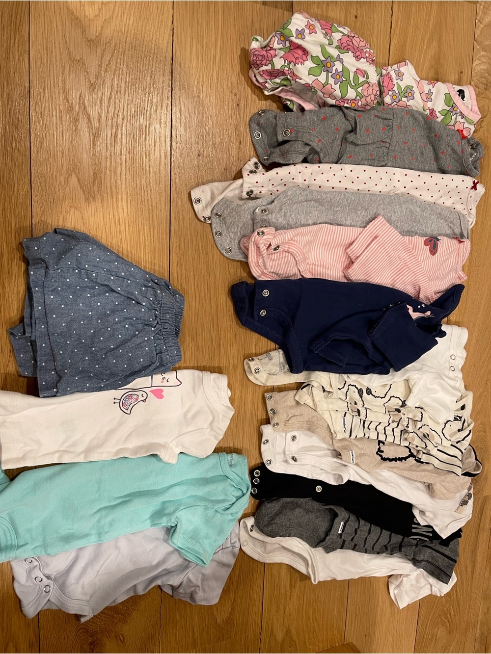 18 pieces 6-9 mo like new baby girl clothes